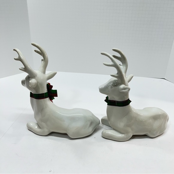Christmas Around The World Pair of Glazed Ceramic Deer - Picture 4 of 5